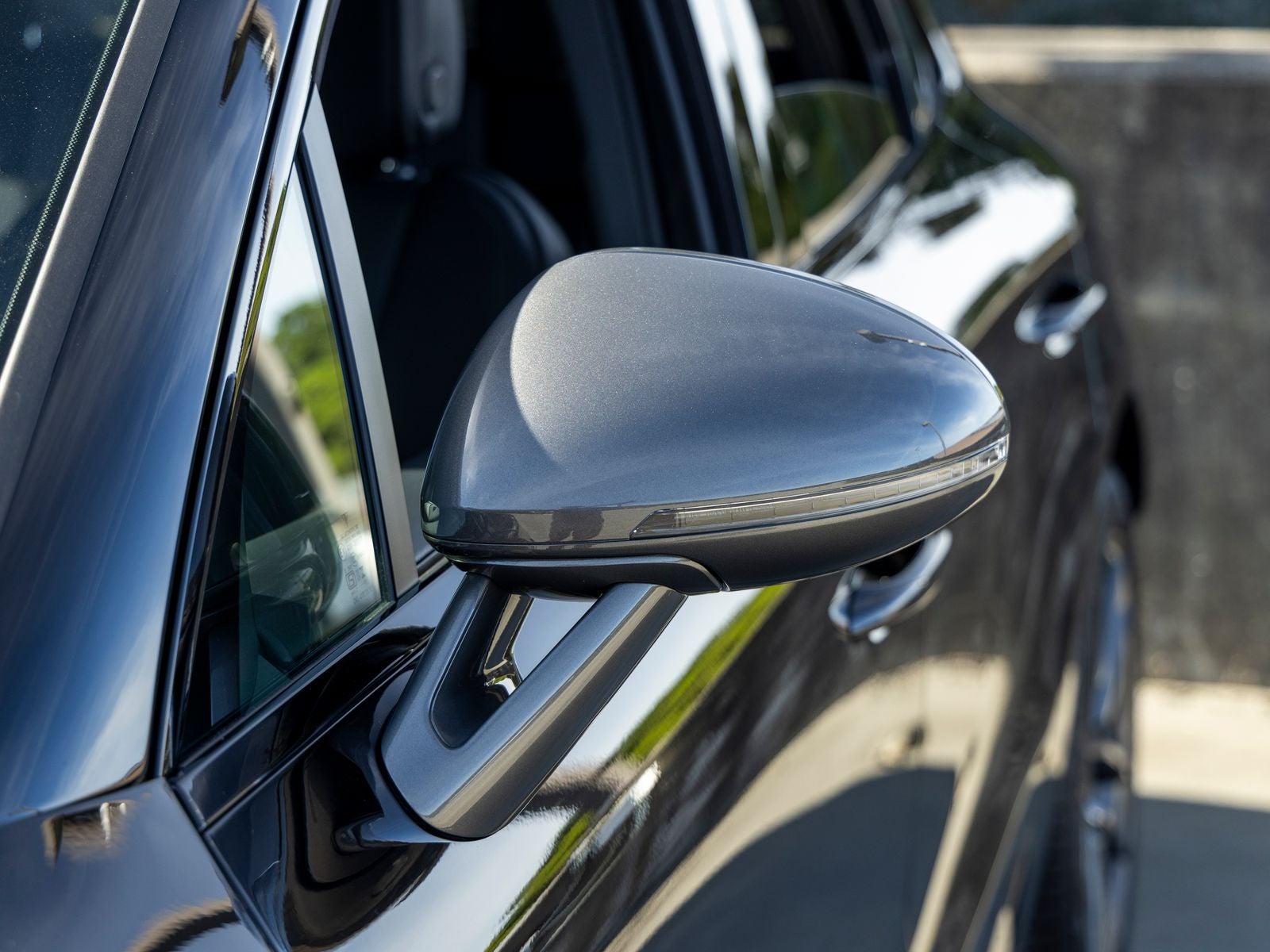 2025 Porsche Macan T