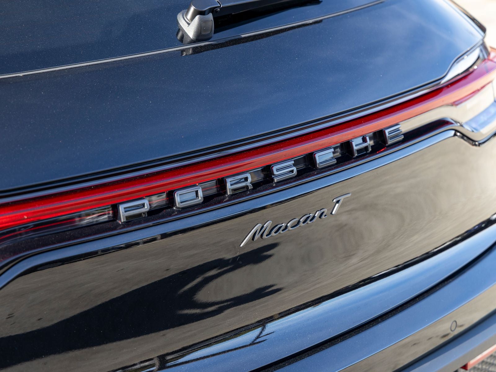 2025 Porsche Macan T