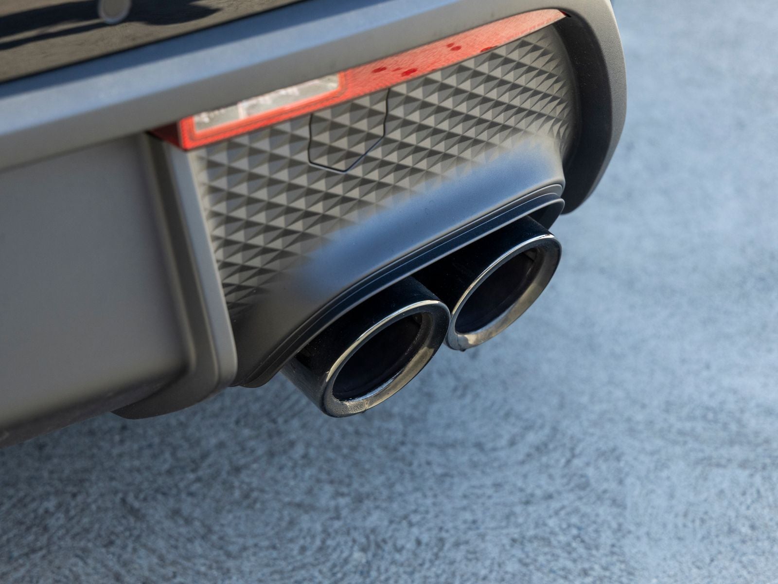 2025 Porsche Macan T