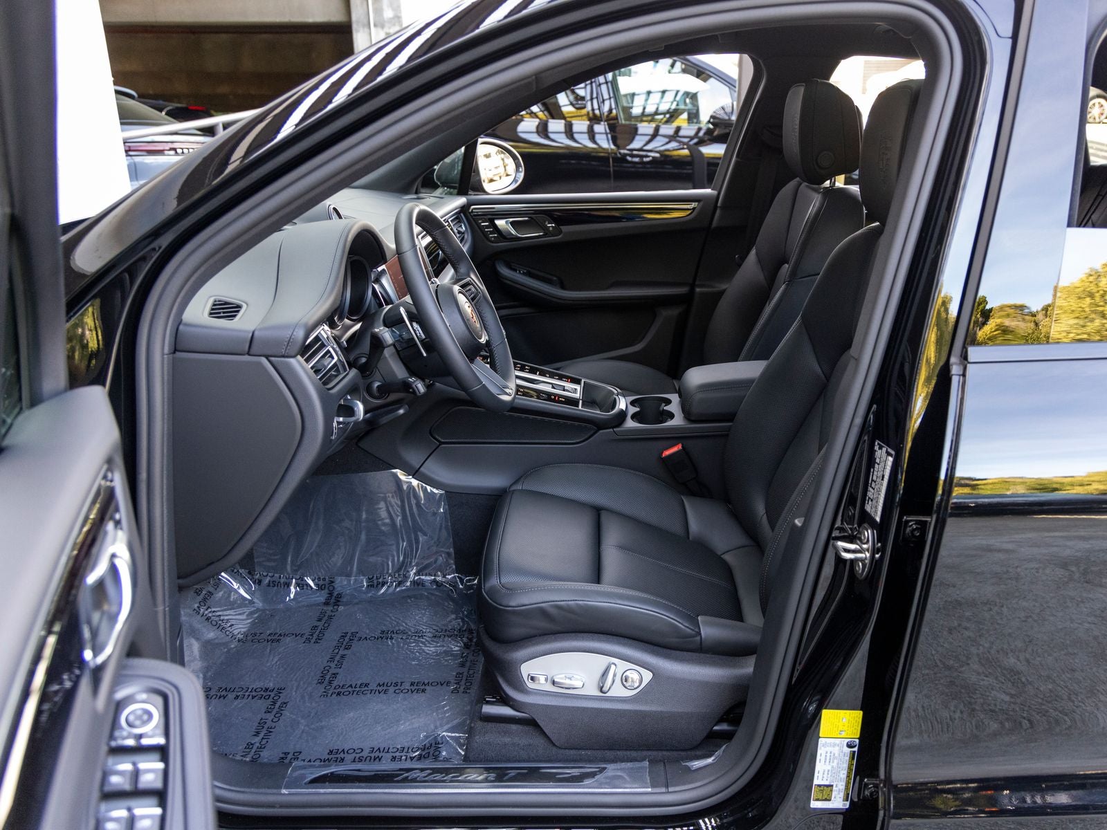 2025 Porsche Macan T