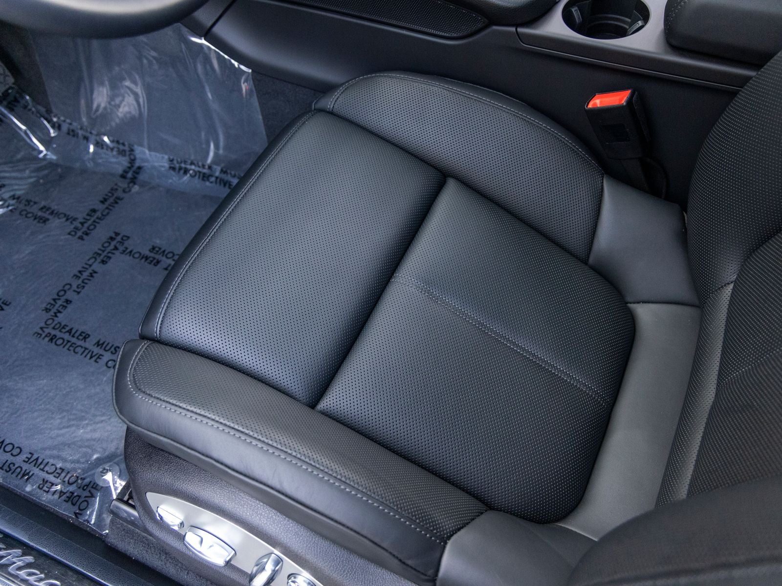 2025 Porsche Macan T