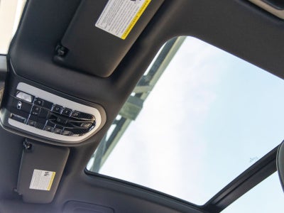 2025 Porsche Macan T