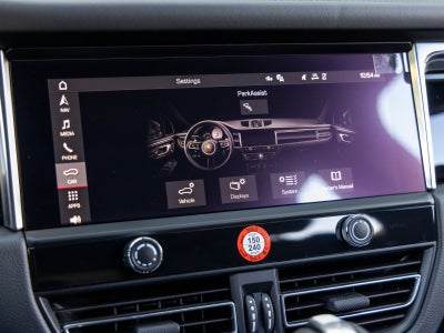 2025 Porsche Macan T