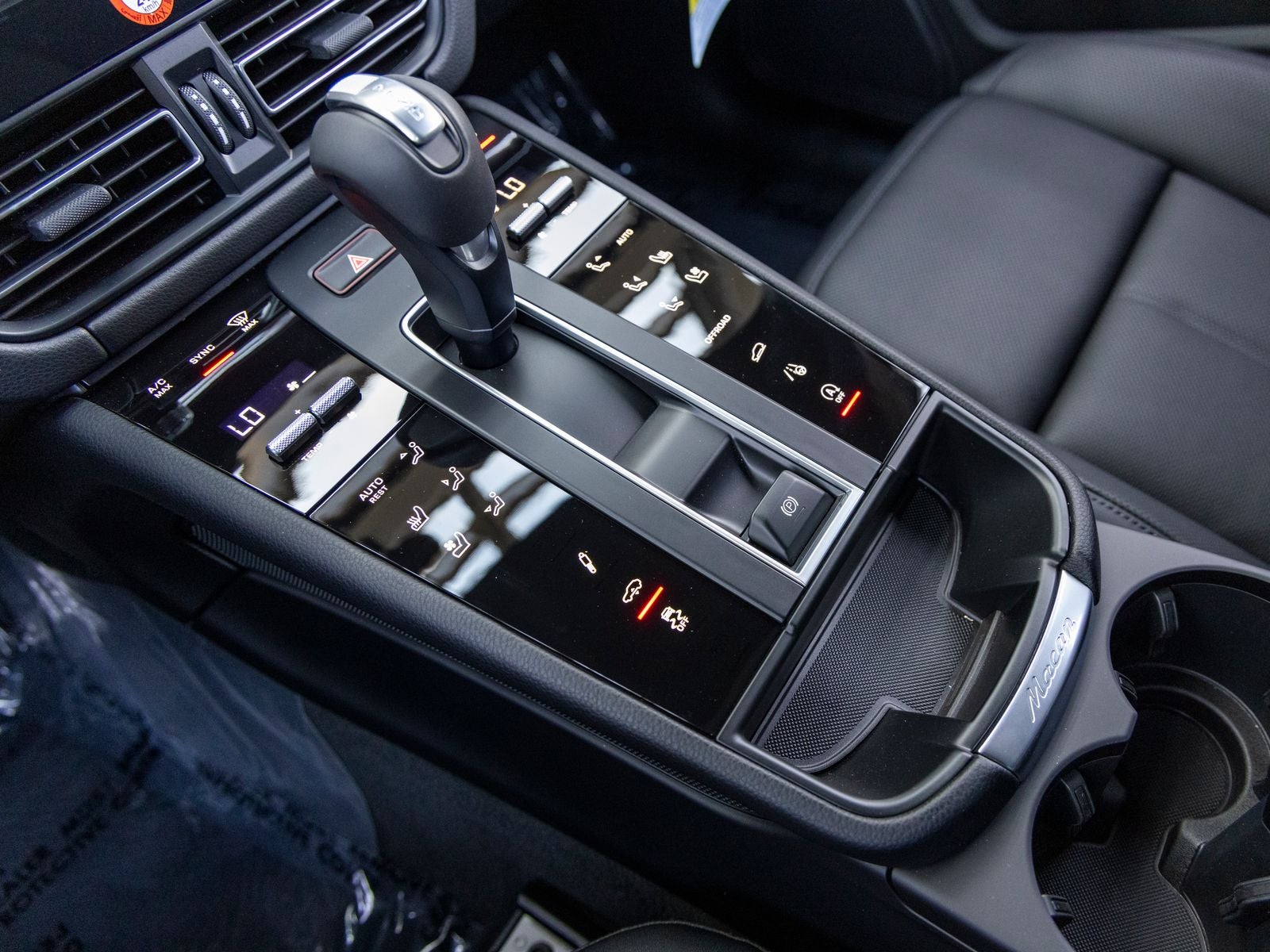 2025 Porsche Macan T