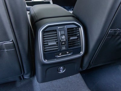 2025 Porsche Macan T