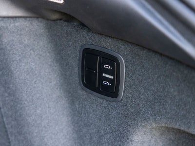 2025 Porsche Macan T