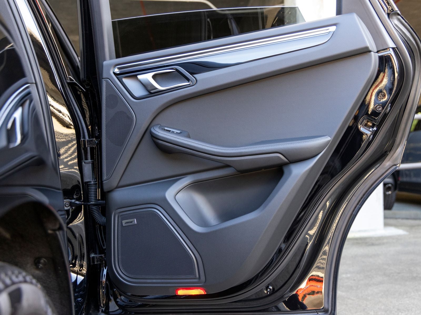 2025 Porsche Macan T