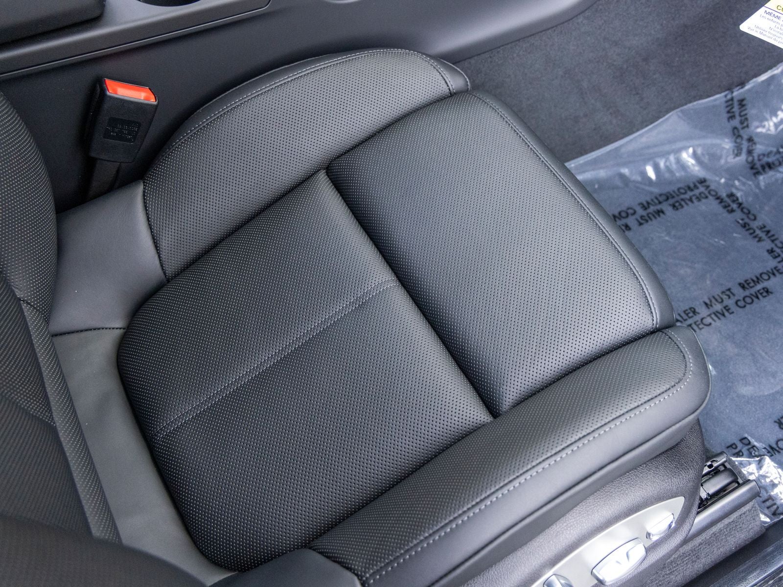 2025 Porsche Macan T