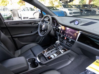 2025 Porsche Macan T