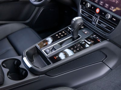 2025 Porsche Macan T