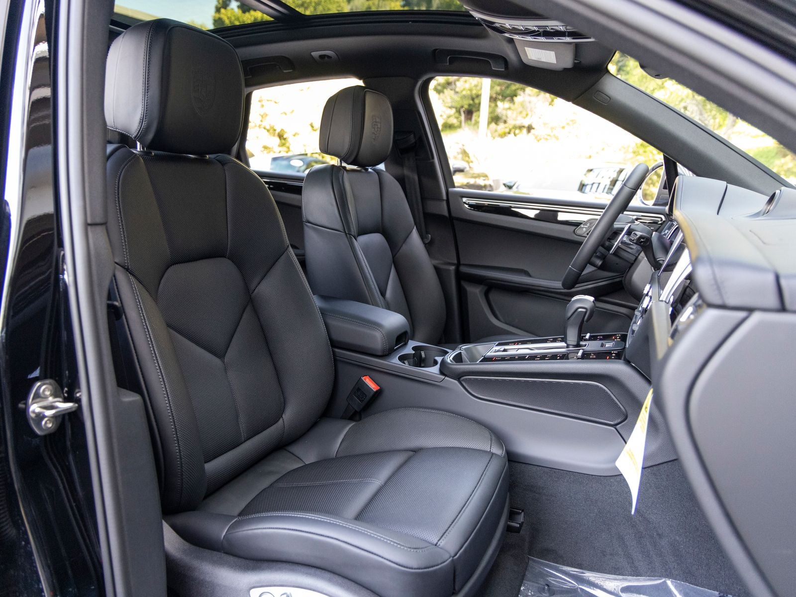 2025 Porsche Macan T