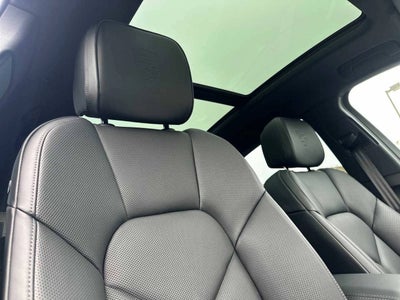 2025 Porsche Macan Macan T