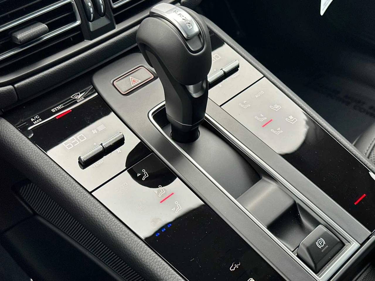 2025 Porsche Macan Macan T