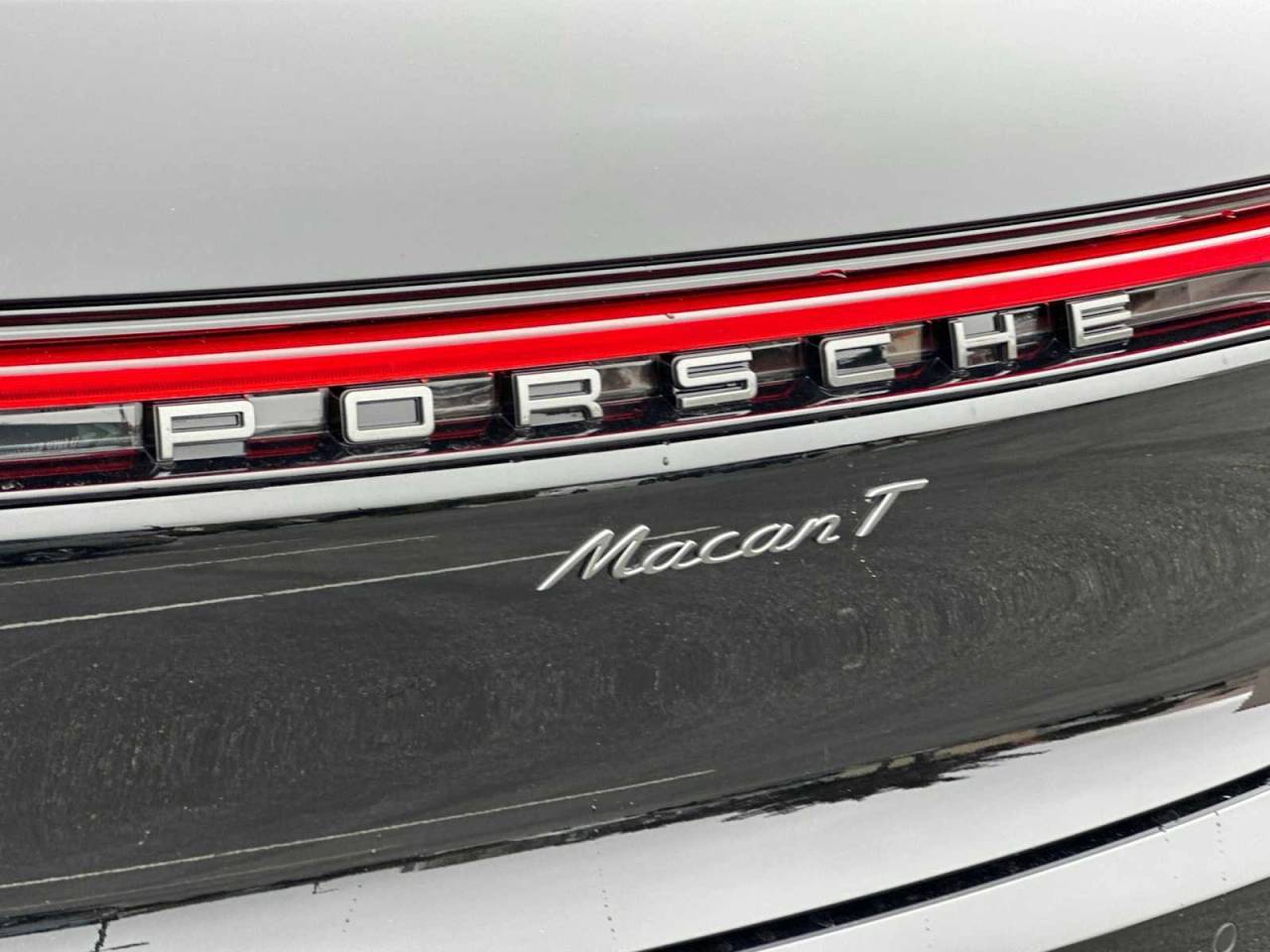 2025 Porsche Macan Macan T