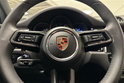 2025 Porsche Macan Macan