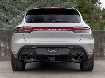 2025 Porsche Macan Base