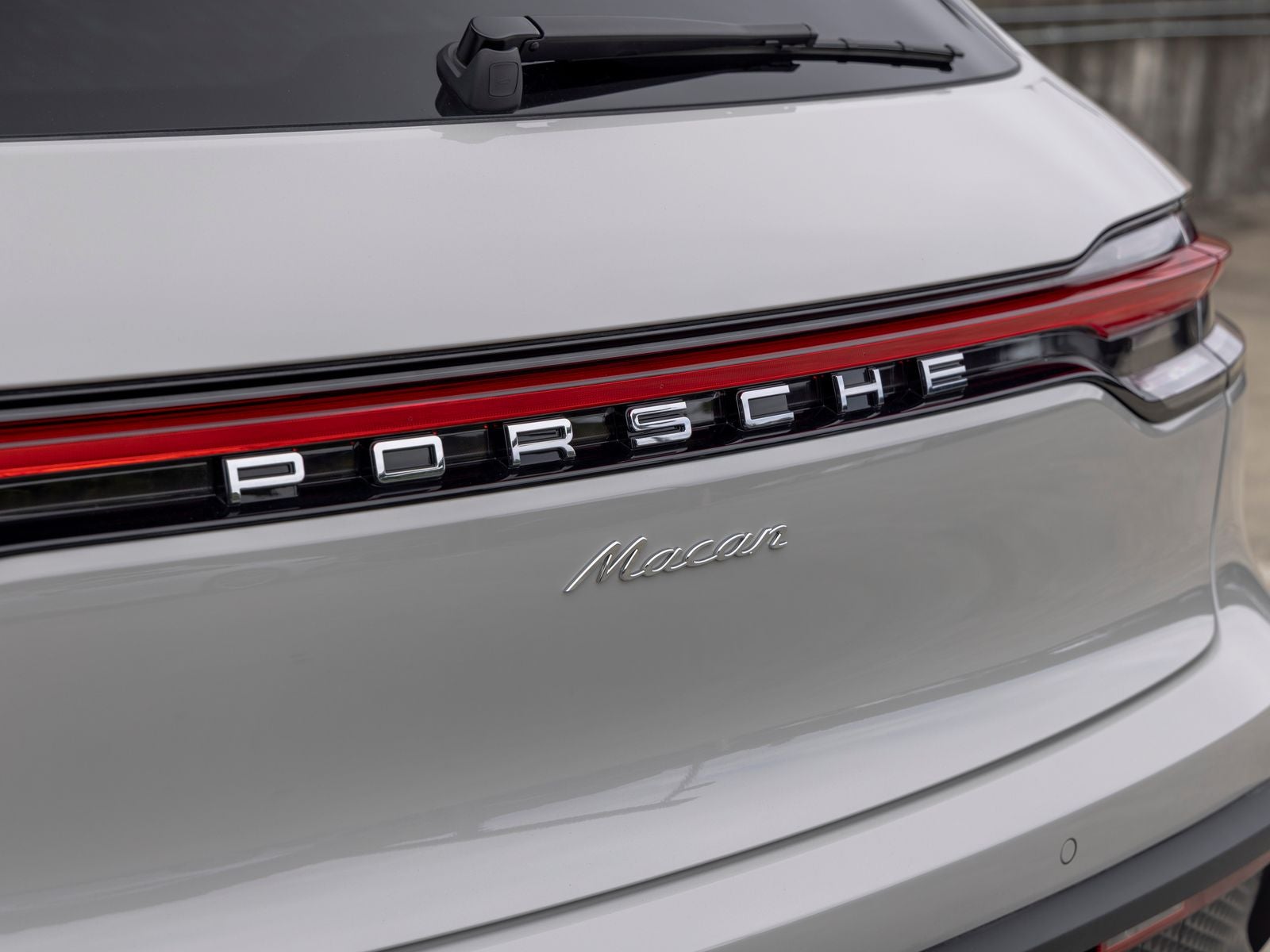 2025 Porsche Macan Base