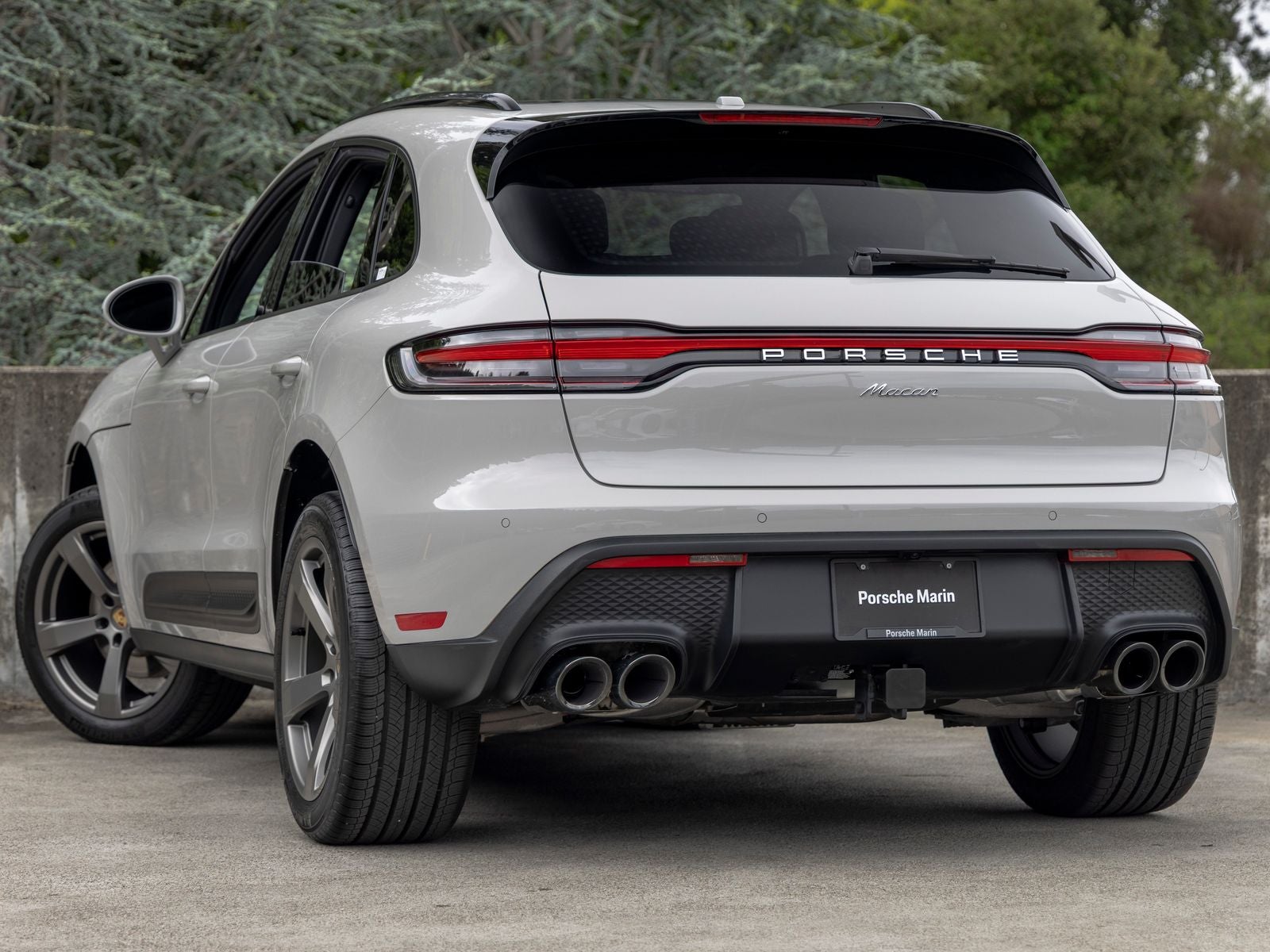 2025 Porsche Macan Base