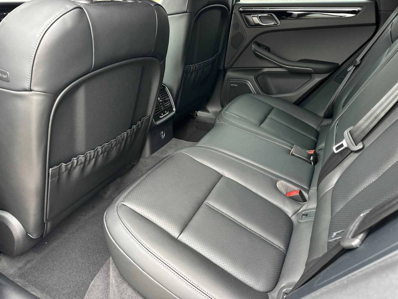 2025 Porsche Macan Macan