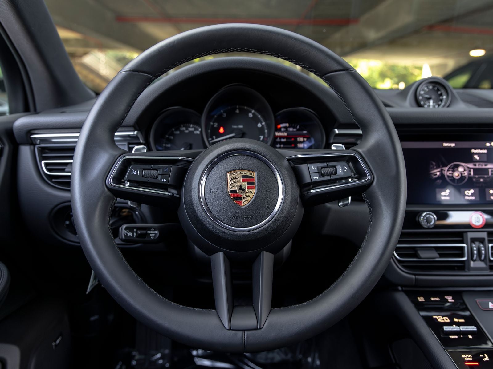 2025 Porsche Macan Base