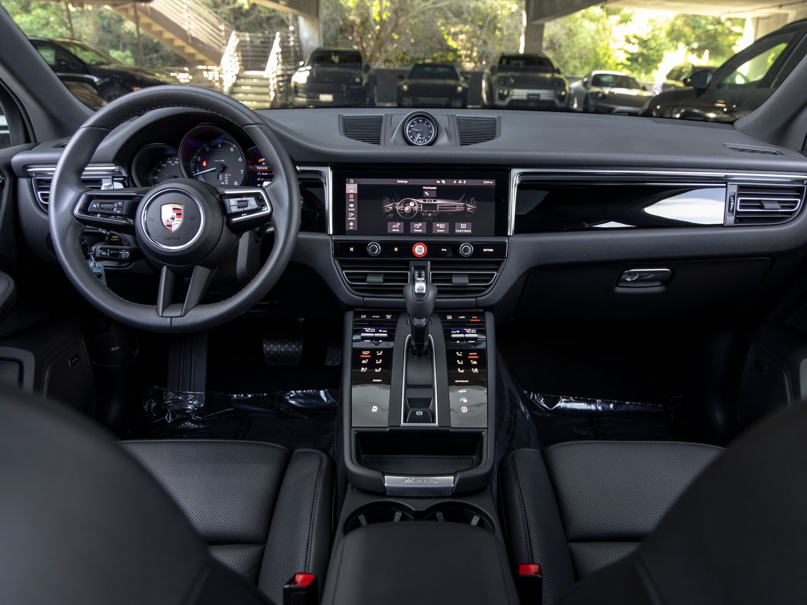 2025 Porsche Macan Base
