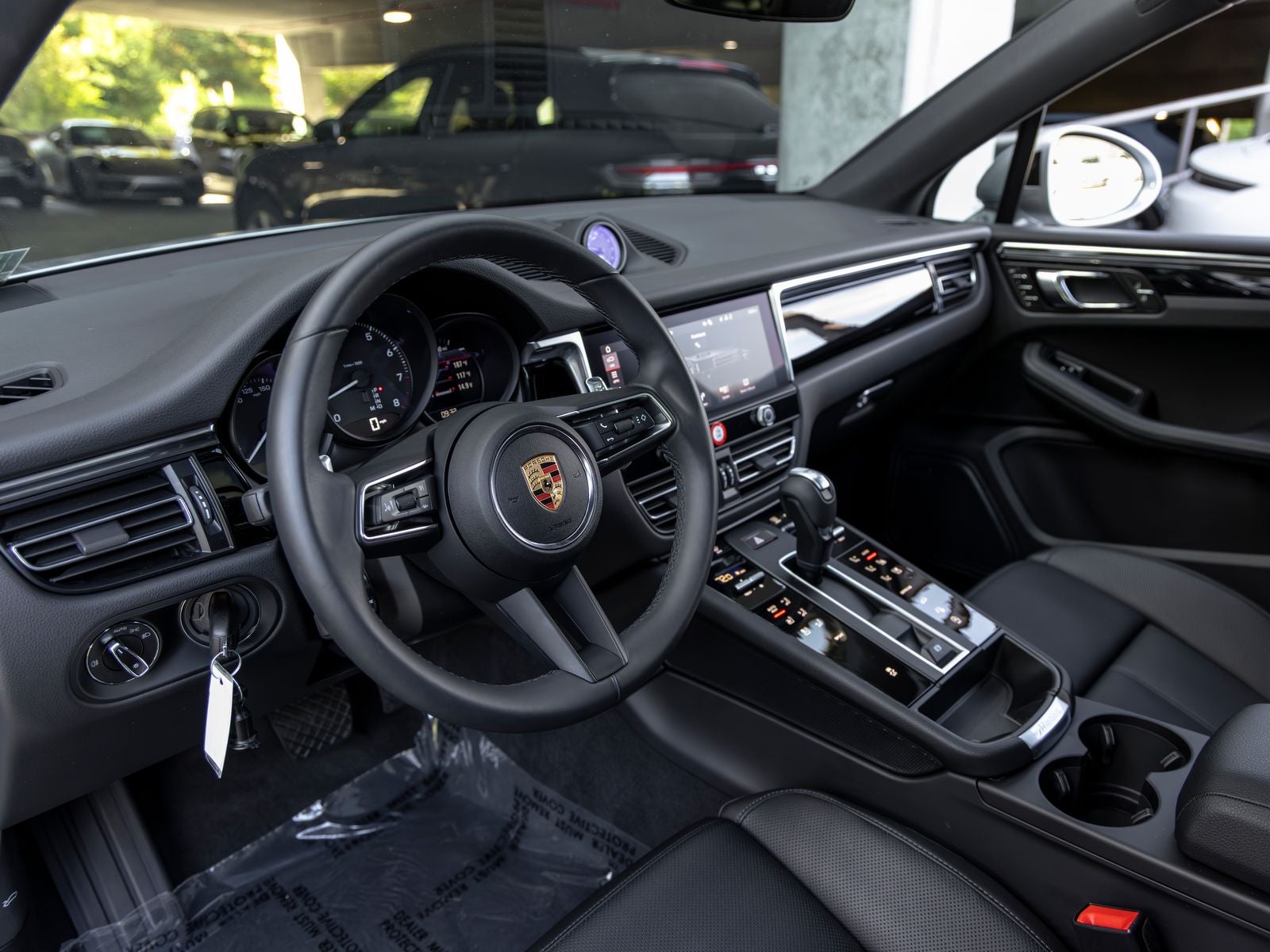 2025 Porsche Macan Base