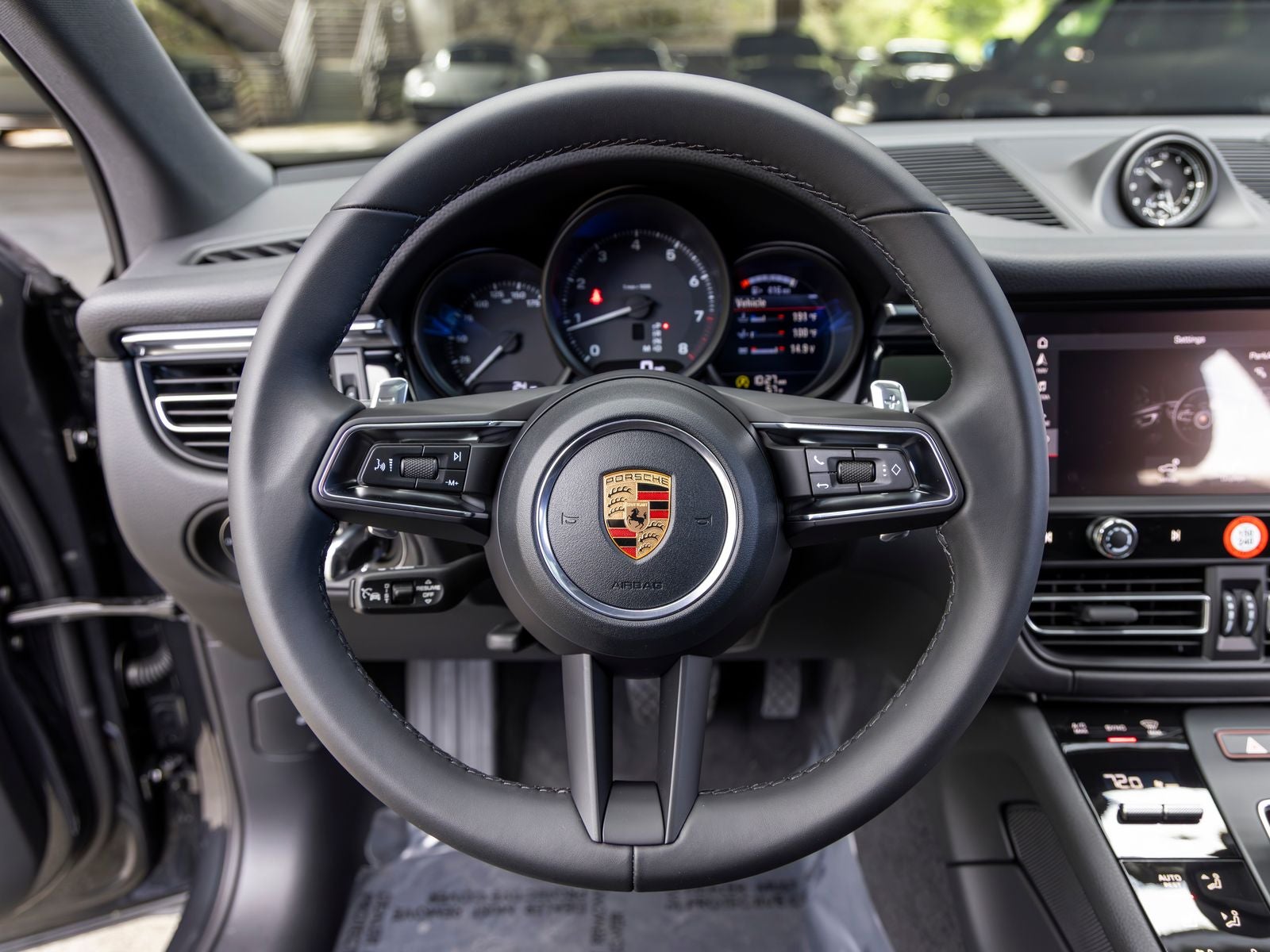 2026 Porsche Macan Base