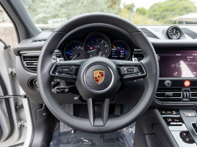 2026 Porsche Macan Macan