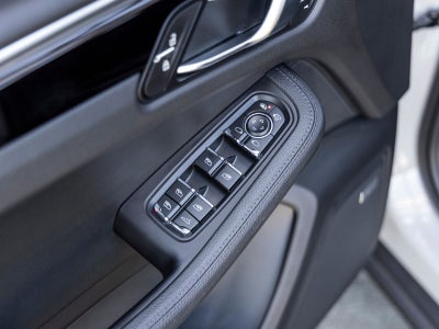2021 Porsche Macan Macan