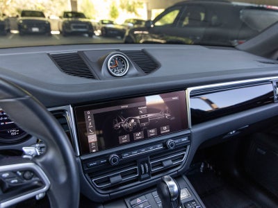2021 Porsche Macan Macan