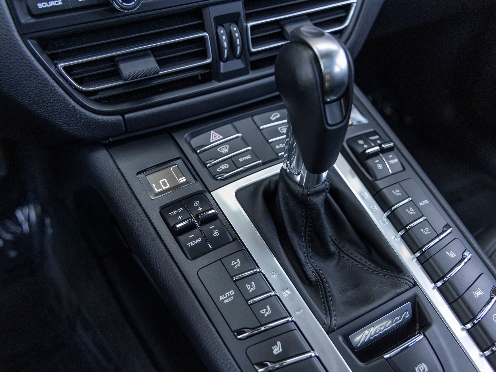 2021 Porsche Macan Macan