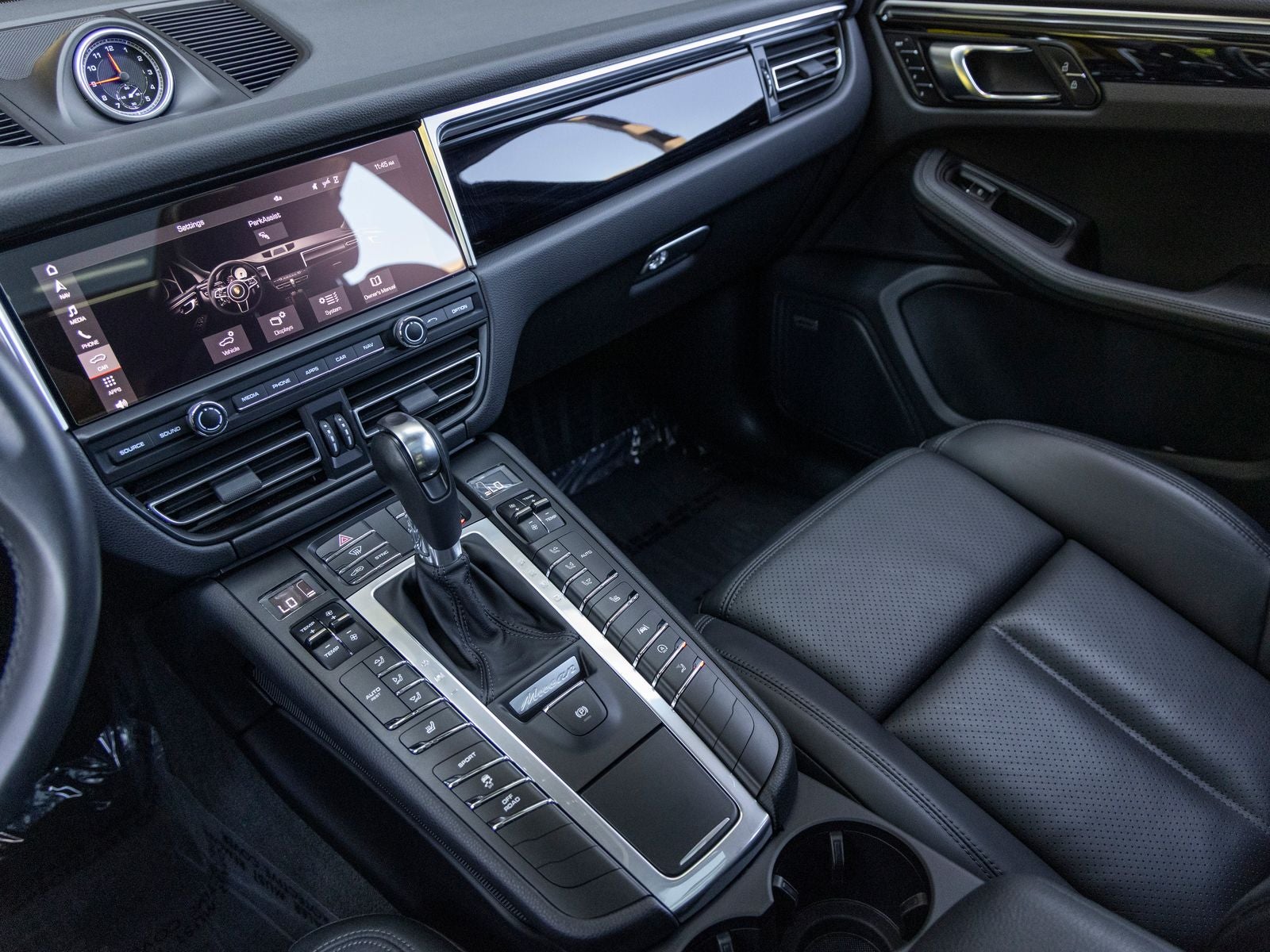 2021 Porsche Macan Macan