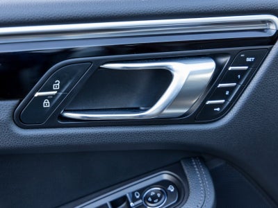 2023 Porsche Macan Macan (MY23)