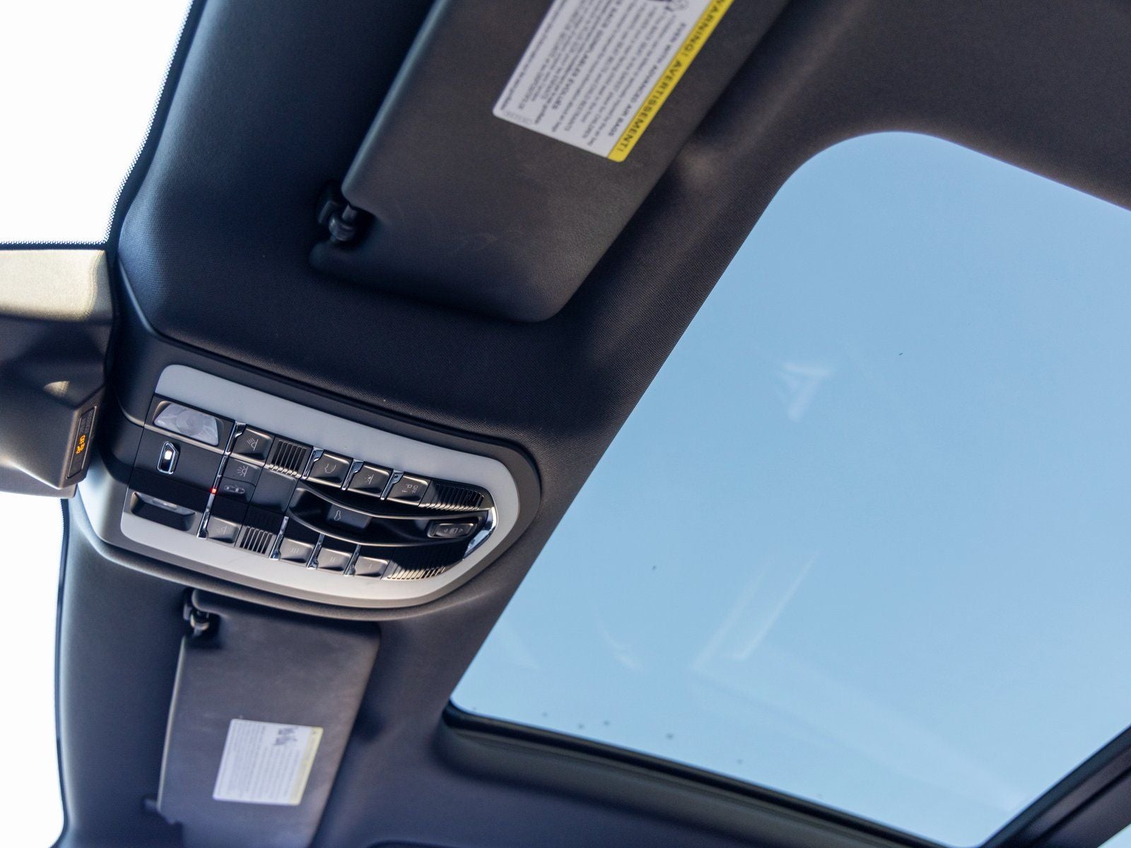 2023 Porsche Macan Macan (MY23)