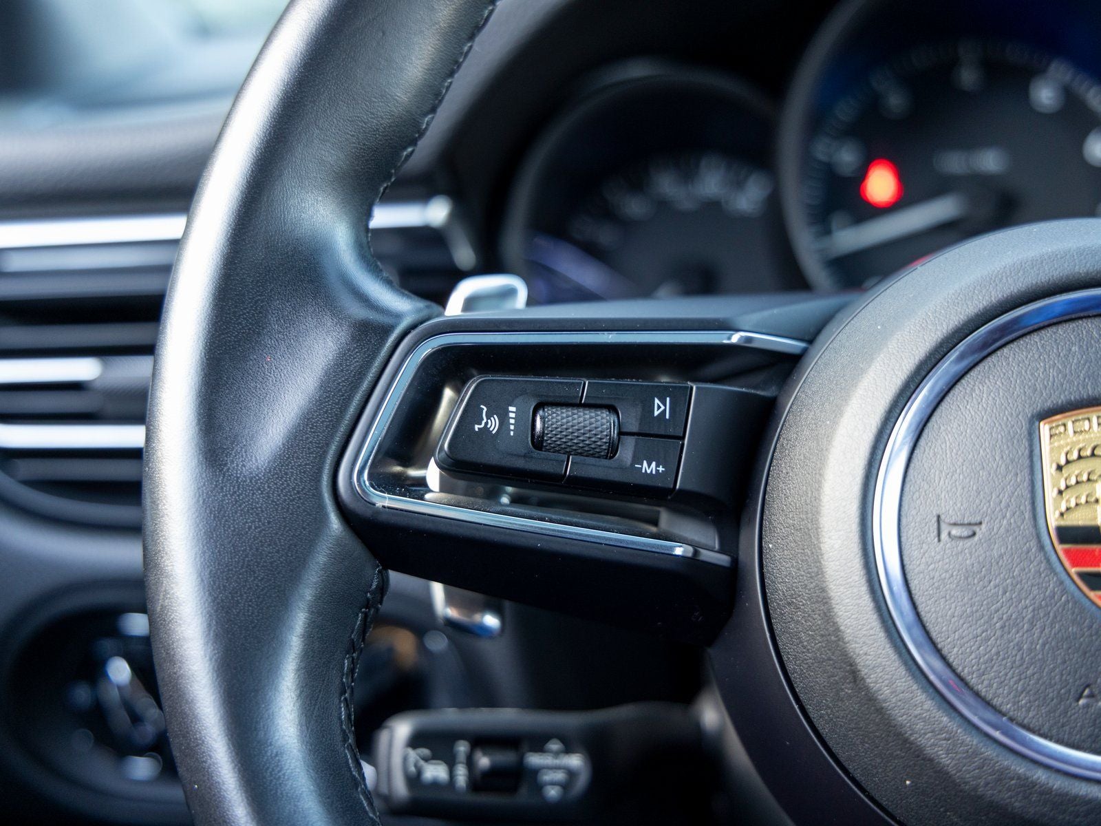 2023 Porsche Macan Macan (MY23)