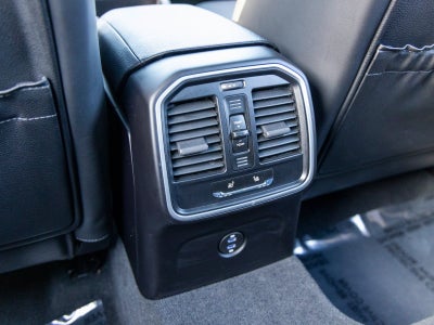 2023 Porsche Macan Macan (MY23)