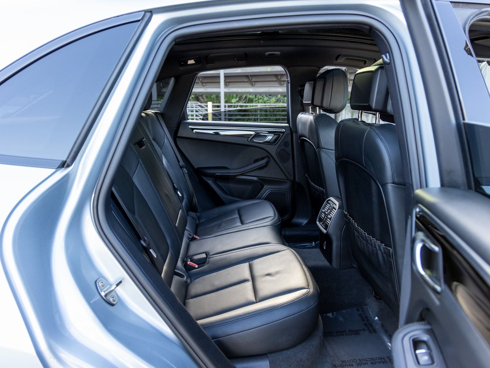 2023 Porsche Macan Macan (MY23)