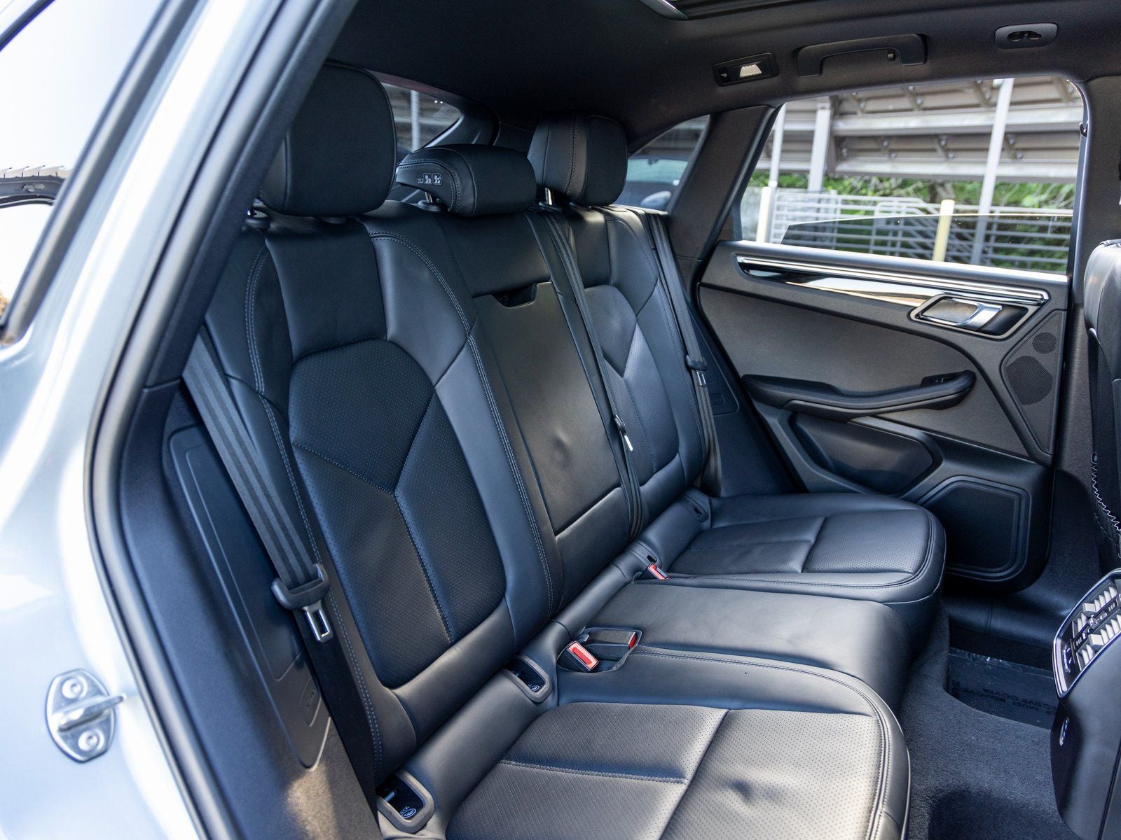 2023 Porsche Macan Macan (MY23)