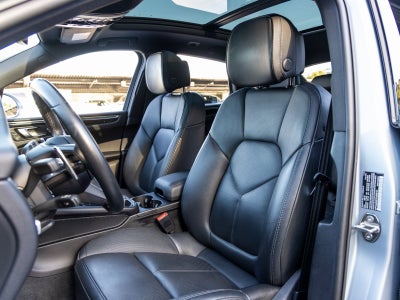 2023 Porsche Macan Macan (MY23)