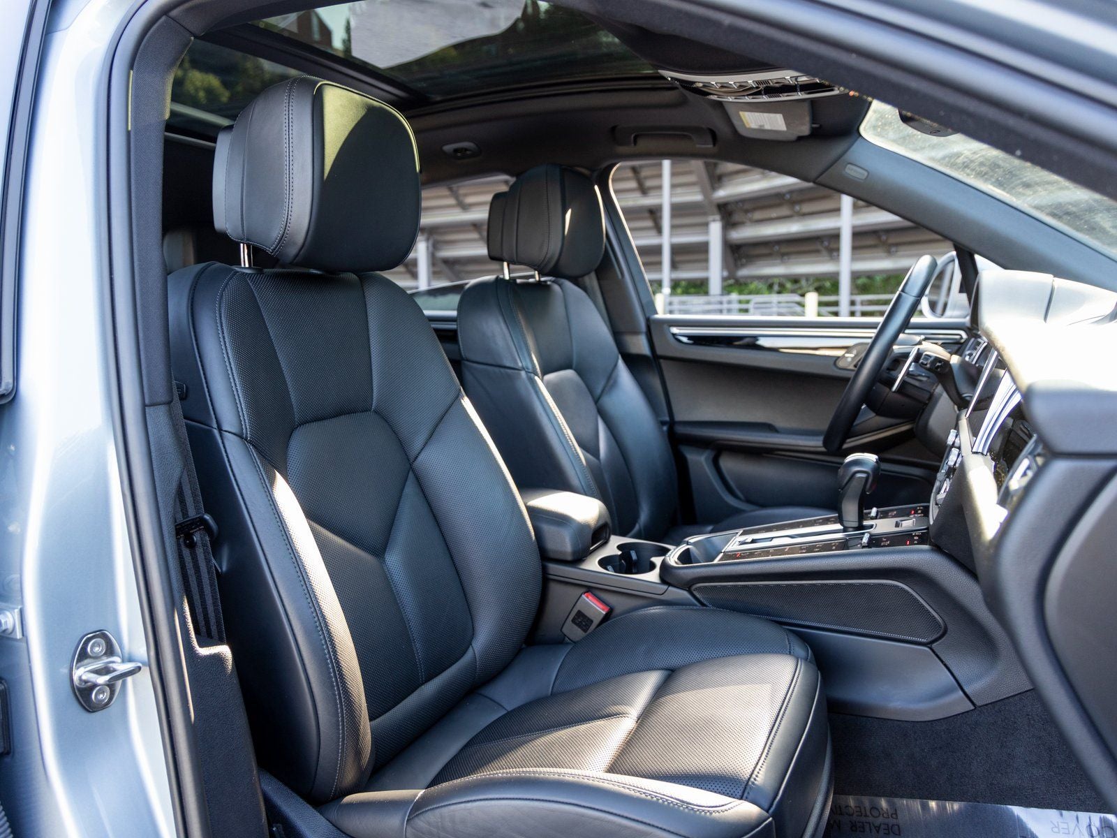 2023 Porsche Macan Macan (MY23)