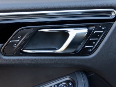 2025 Porsche Macan Macan