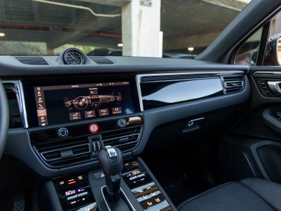 2025 Porsche Macan Macan