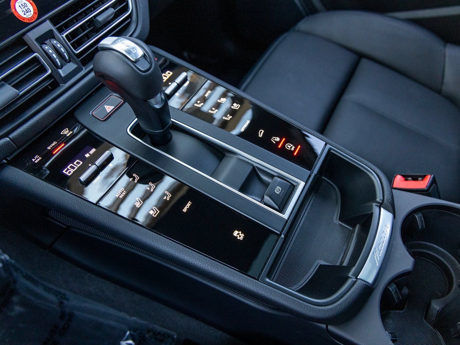 2025 Porsche Macan Macan