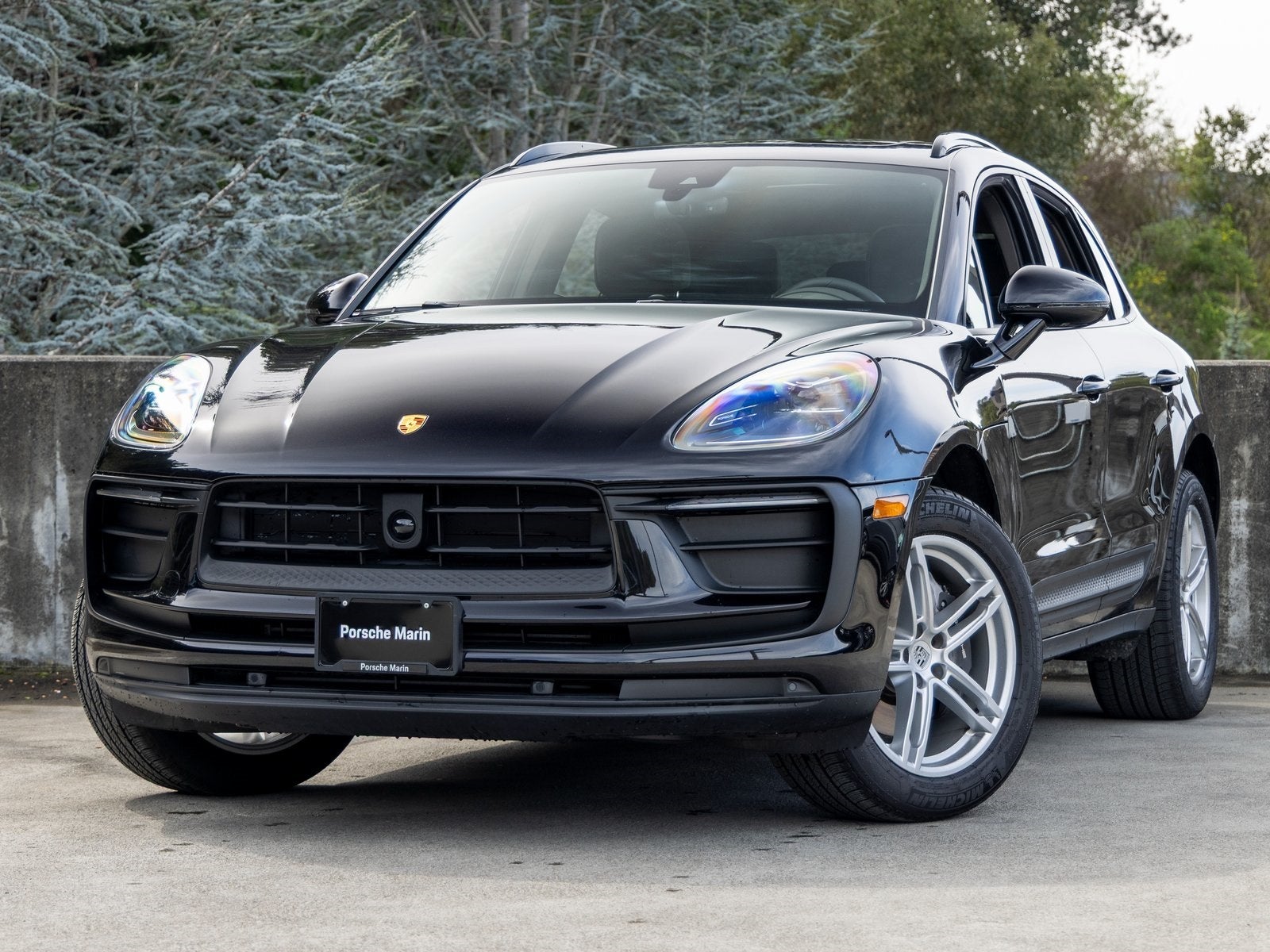 2025 Porsche Macan Base
