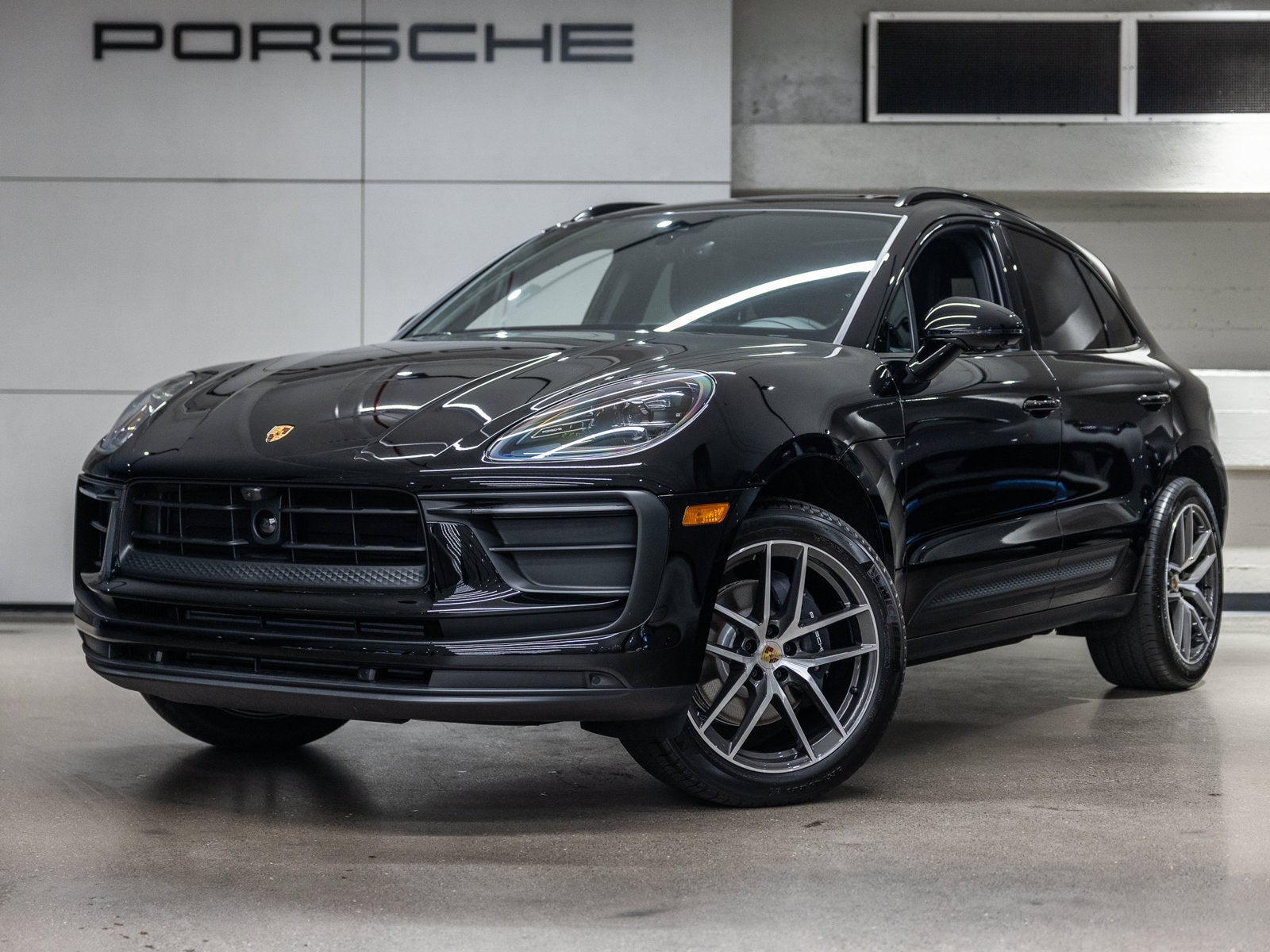 2026 Porsche Macan Base