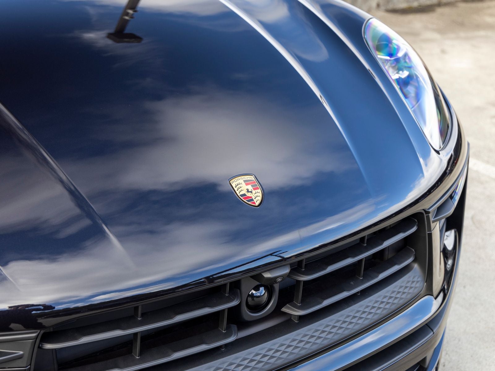 2026 Porsche Macan Base