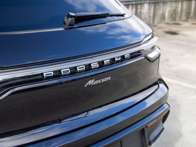 2026 Porsche Macan Base