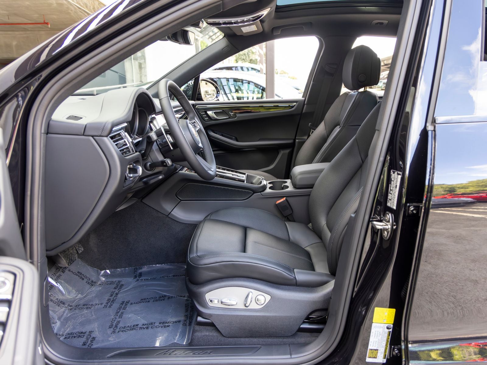 2026 Porsche Macan Base