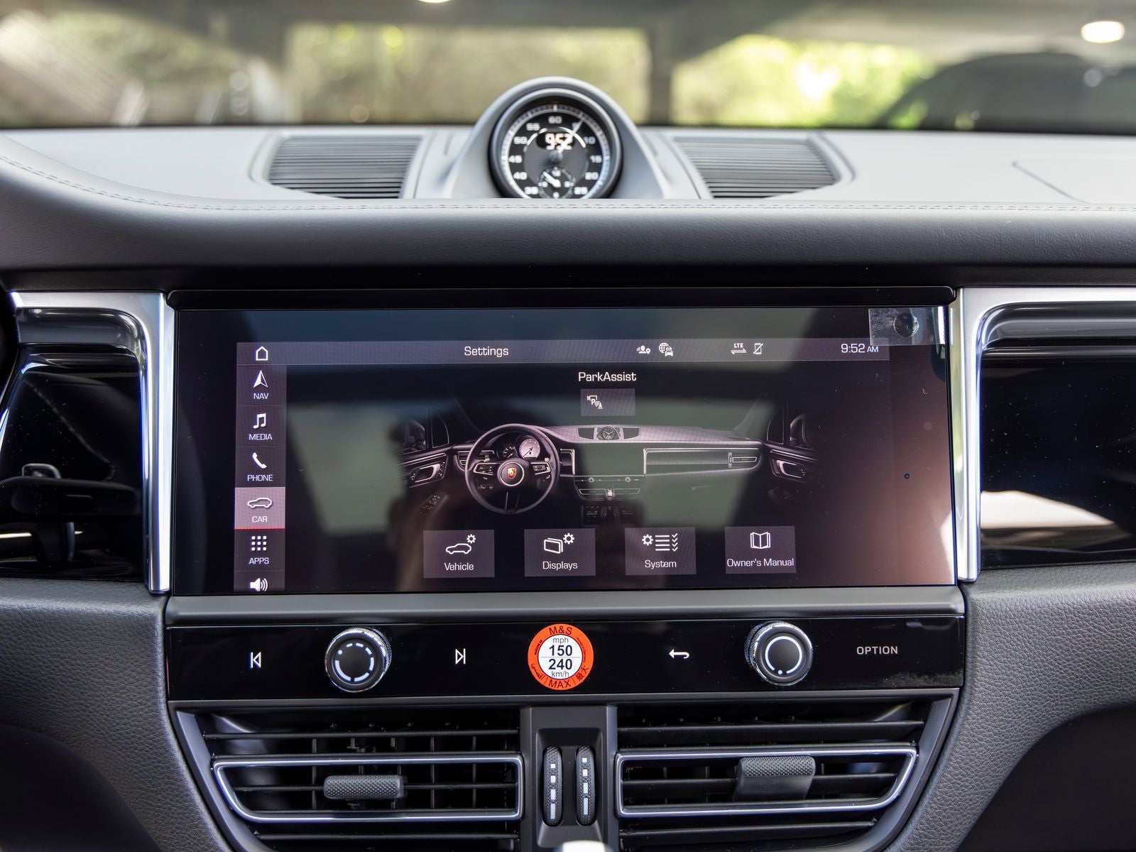 2026 Porsche Macan Base