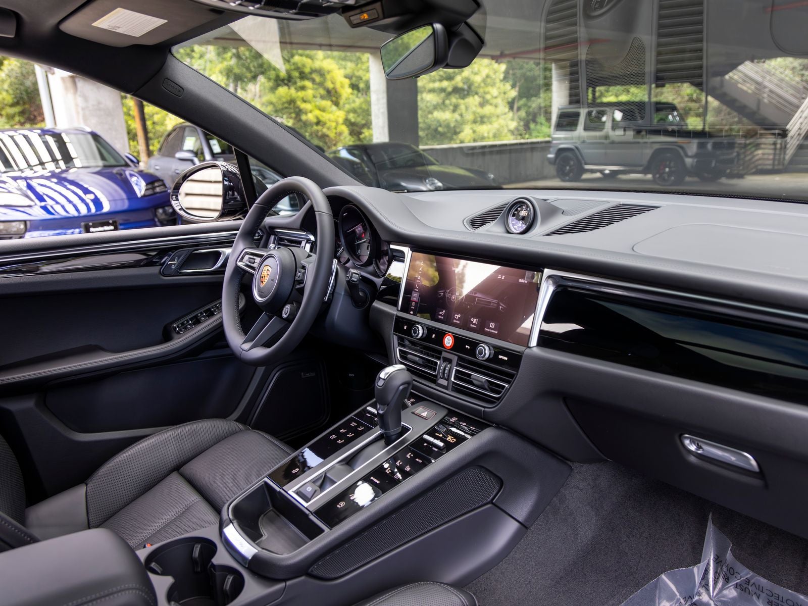 2026 Porsche Macan Base